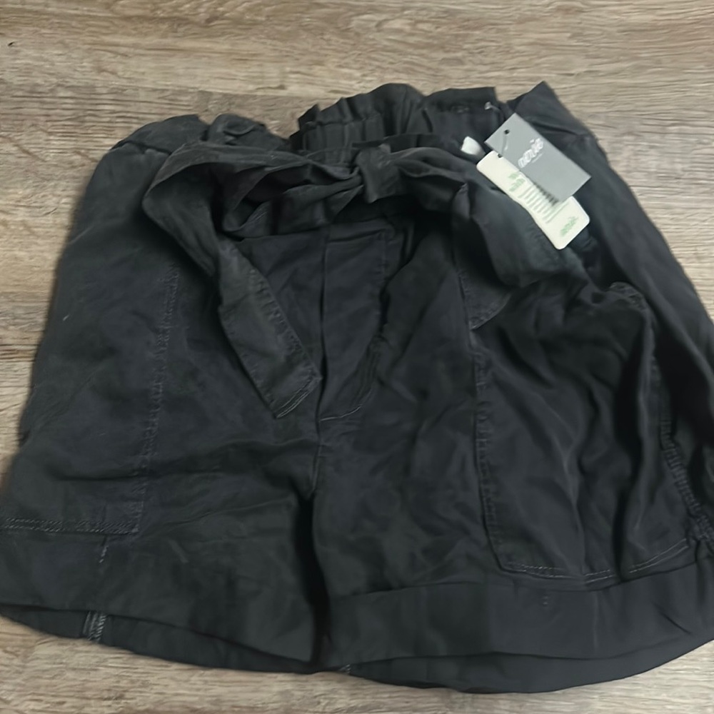 Aerie: brand new shorts that are adjustable